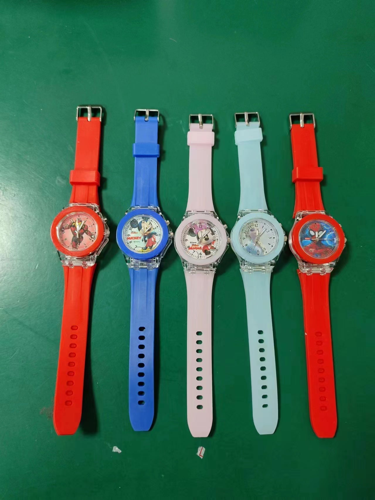 # Relojes Infantil Dibujos Animados Spider-Man Minnie Deportivo Luminoso Día del Niño Fiesta Regalo Fiesta Mayoreo Emprende  Negocios